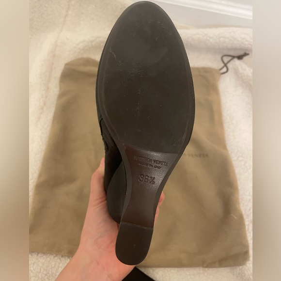 56119 Authentic Bottega Veneta black satin boots - Picture 6 of 9